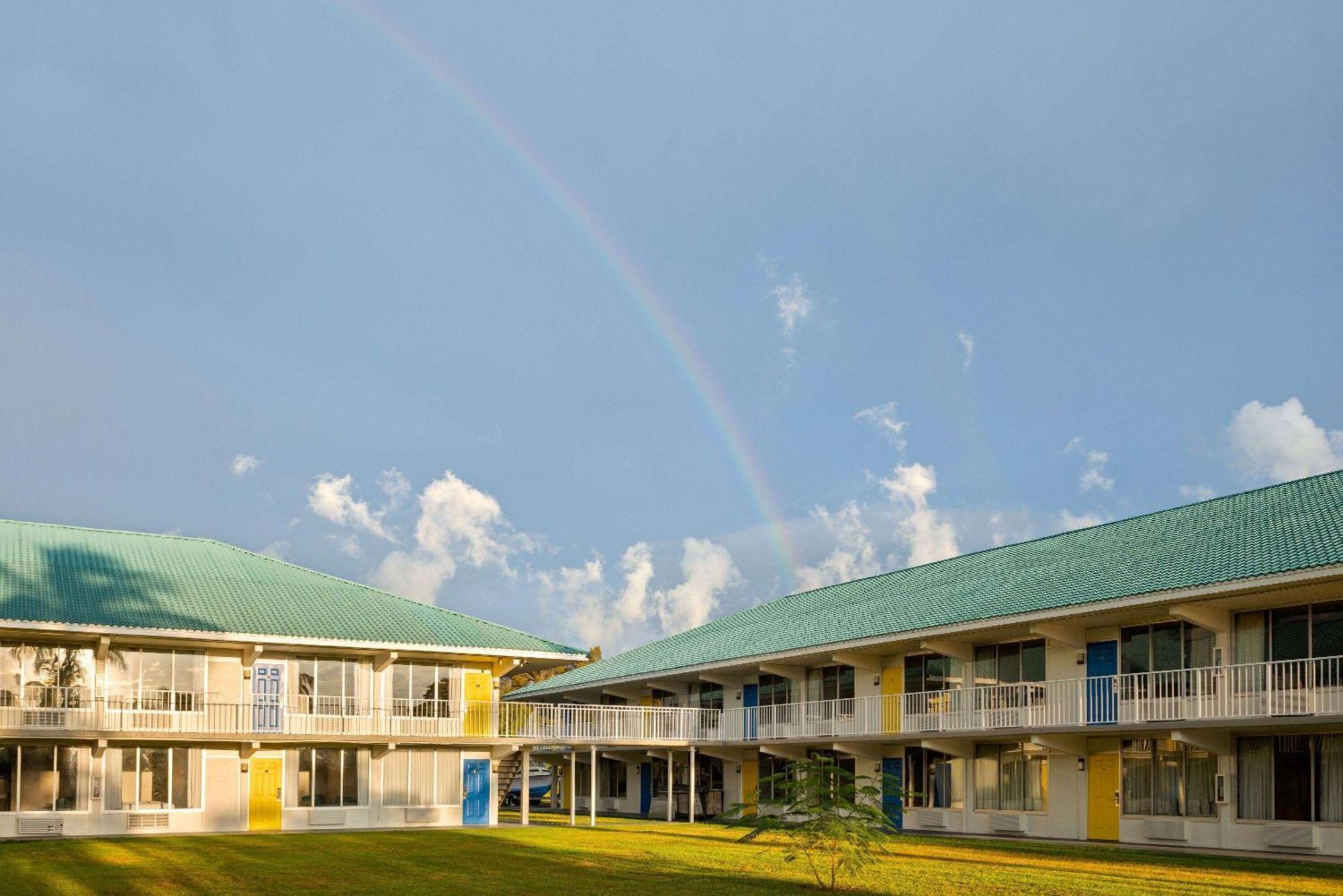 Days Inn By Wyndham Fort Pierce Midtown Dış mekan fotoğraf